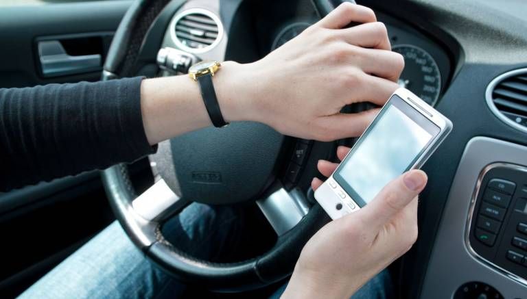 no-coger-el-movil-al-volante